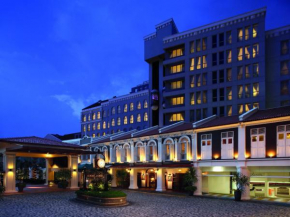 Гостиница Village Hotel Albert Court by Far East Hospitality  Сингапур